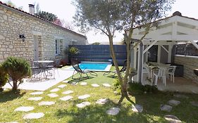 Les Mathes La Palmyre - Maison Mitoyenne En Pierres - Avec Piscine Privee